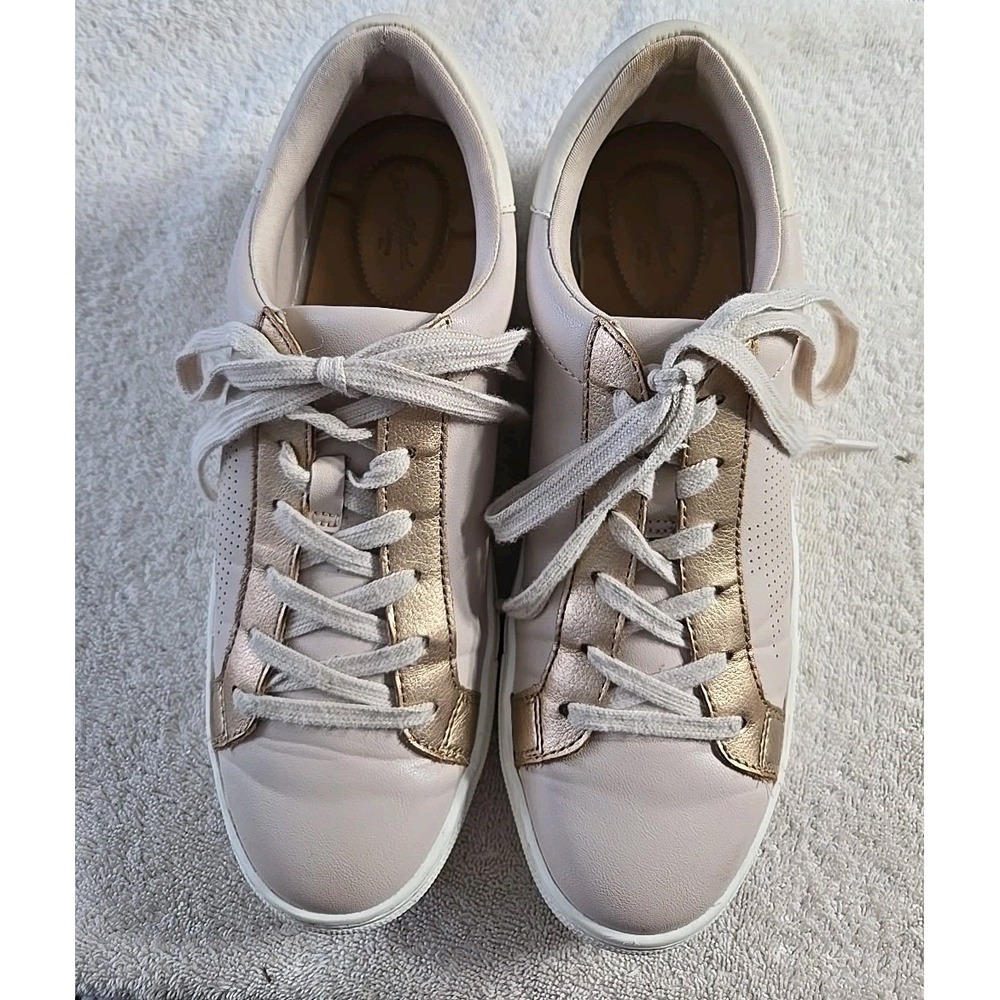 Universal Thread Womans Sneakers Size 9 Tan & Gold